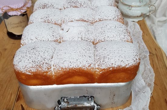 questa immagine rappresenta buchteln ricetta di pasticciandoconlafranca