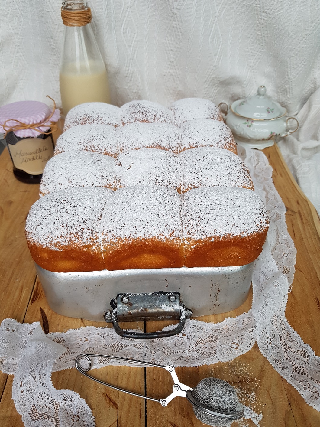 questa immagine rappresenta buchteln ricetta di pasticciandoconlafranca