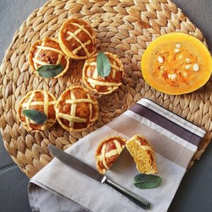 questa immagine rappresenta crostatine salate alla zucca ricetta di pasticciandoconlafranca