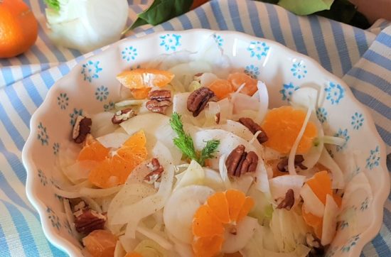 questa foto rappresenta l'insalata invernale di finocchi ricetta di pasticciandoconlafranca