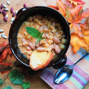 questa immagine rappresenta pasta e fagioli ricetta di pasticciandoconlafranca