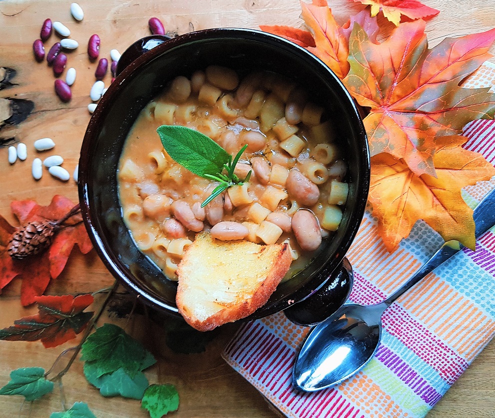 questa immagine rappresenta pasta e fagioli ricetta di pasticciandoconlafranca