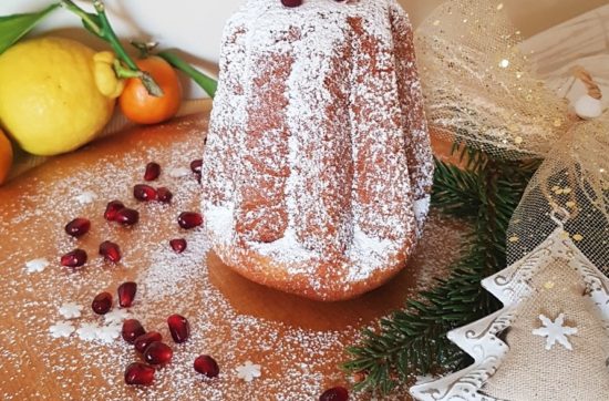 questa immagine rappresenta pandoro vegan ricetta di pasticciandoconlafranca