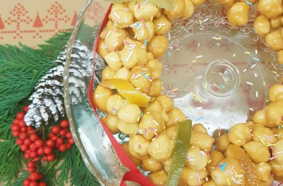 questa immagine rappresenta gli struffoli vegani ricetta pasticciandoconlafranca