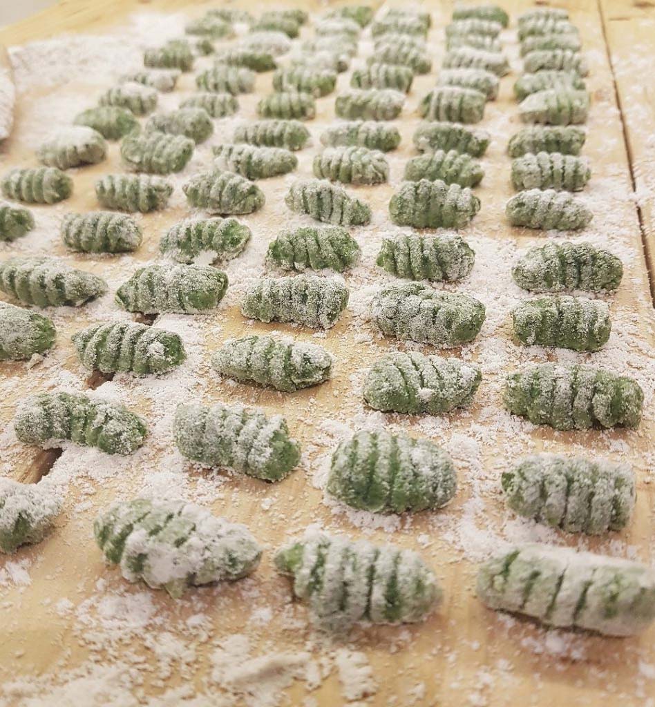 questa foto rappresenta gli gnocchi verdi al farro ricetta di pasticciandoconlafranca