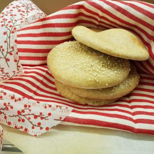 questa immagine rappresenta pane pita al farro ricetta di pasticciandoconlafranca