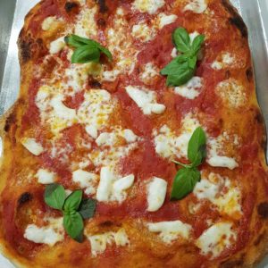 questa foto rappresenta pizza margherita Napoli a casa vostra ricetta di pasticciandoconlafranca