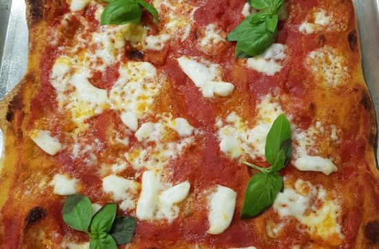 questa foto rappresenta pizza margherita Napoli a casa vostra ricetta di pasticciandoconlafranca