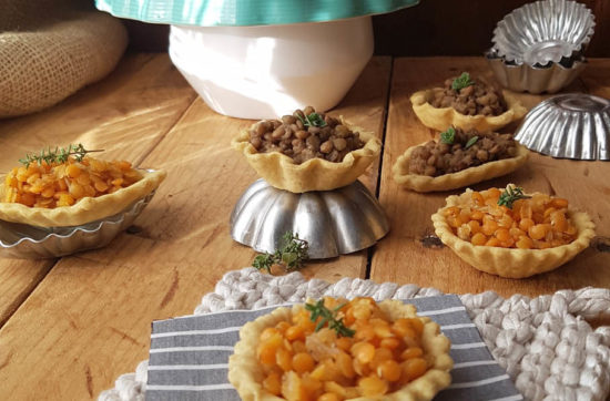 questa foto rappresenta le tartellette salate alle lenticchie ricetta di pasticciandoconlafranca