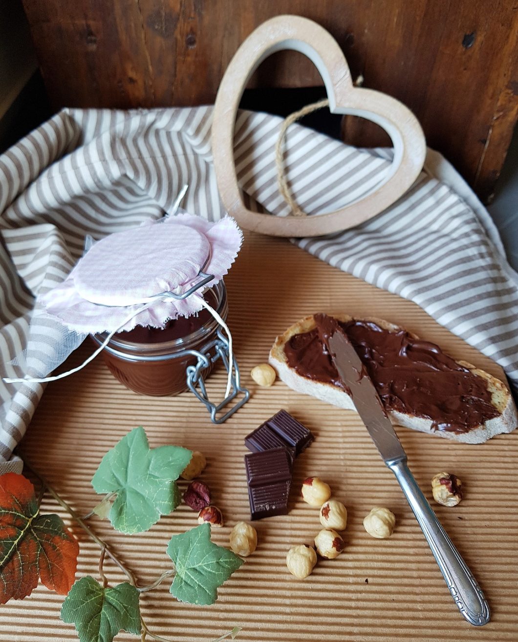 questa foto rappresenta la nutella vegan fatta in casa ricetta di pasticciandoconlafranca