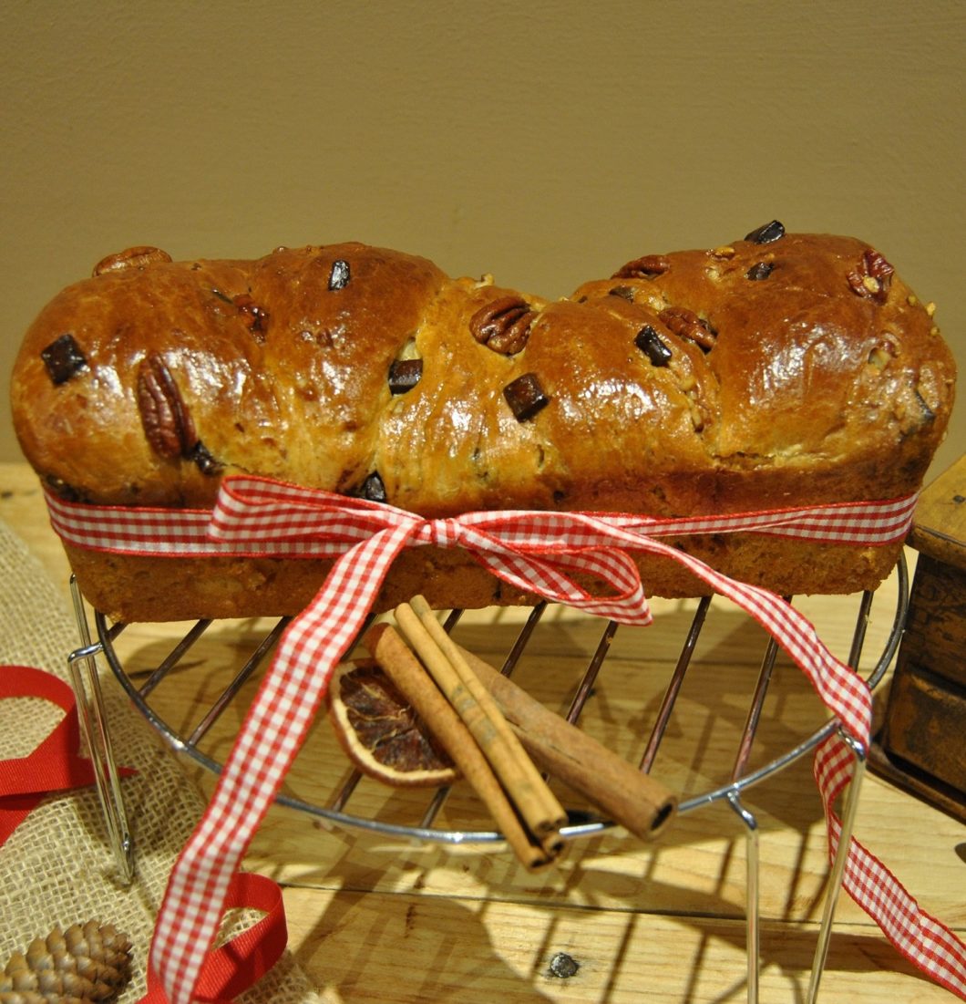 questa immagine rappresenta la babka treccia russa ricetta di pasticciandoconlafranca