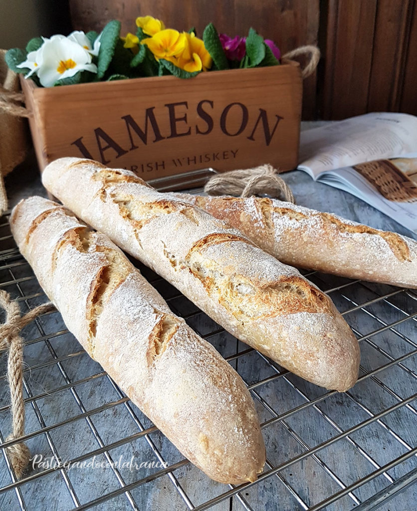 questa foto rappresenta le baguette al kamut e lievito madre di pasticciandoconlafranca