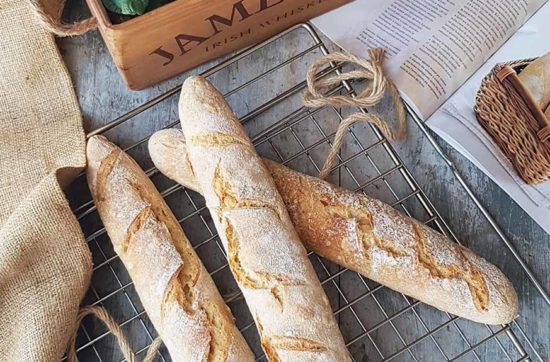 questa foto rappresenta baguette al kamut e lievito madre pasticciandoconlafranca