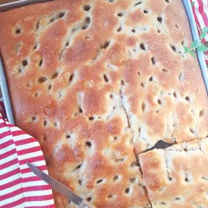 questa immagine rappresenta focaccia genovese ricetta originale di voltri pasticciandoconlafranca