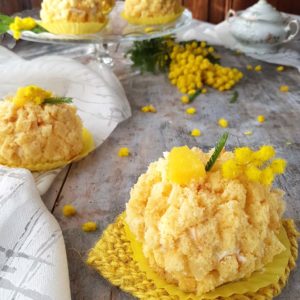 questa immagine rappresenta tortine mimosa ricetta di pasticciandoconlafranca