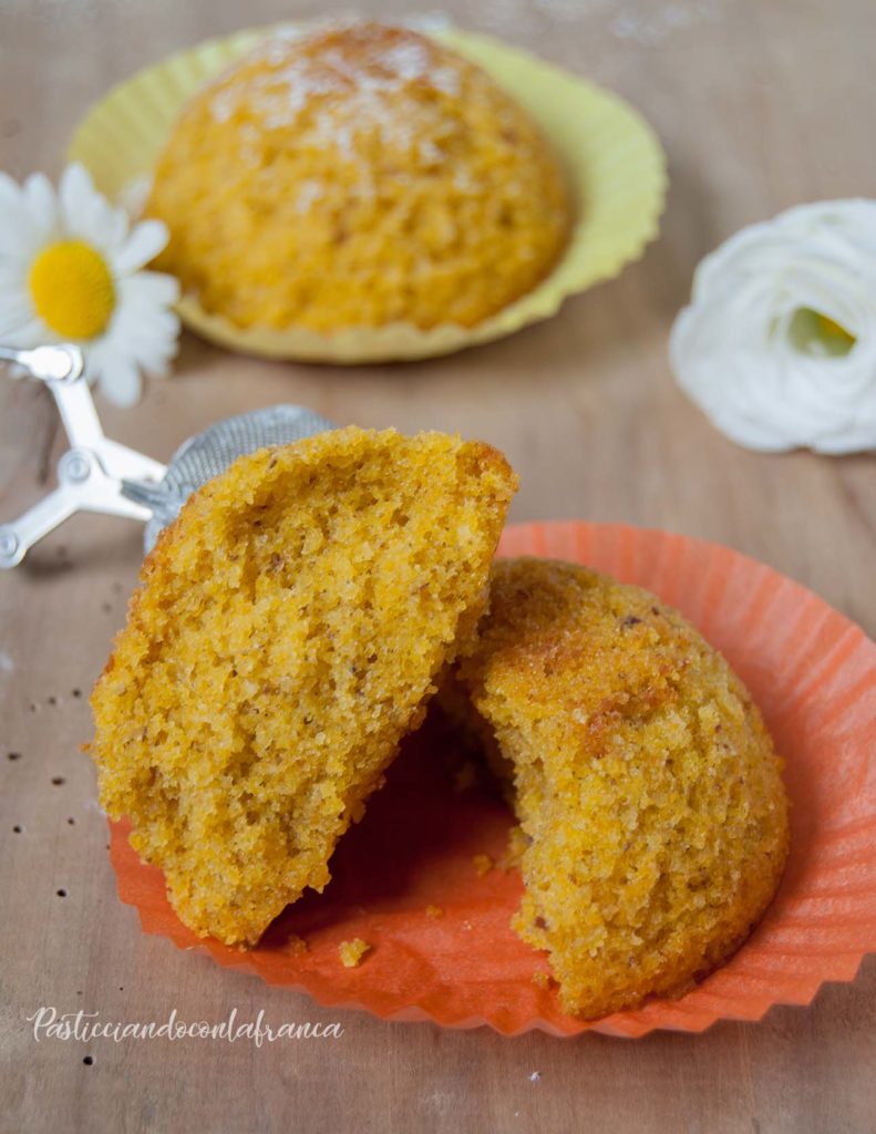 questa immagine rappresenta tortine soffici alle carote "camille" ricetta di pasticciandoconlafranca