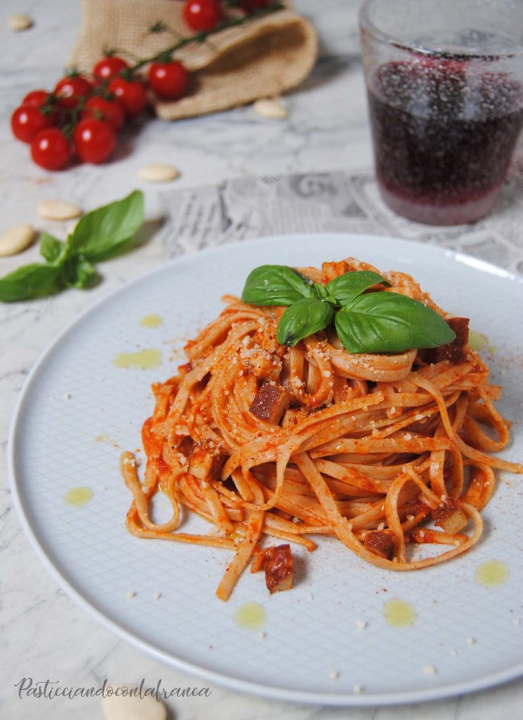 linguine integrali all'amatriciana vegetale ricetta di pasticciandoconlafranca