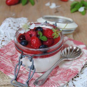 panna cotta vegetale ai frutti di bosco ricetta di pasticciandoconlafranca