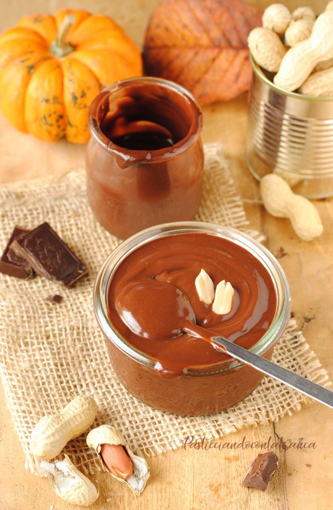 questa immagine rappresenta crema spalmabile cioccolato e arachidi ricetta di pasticciandoconlafranca