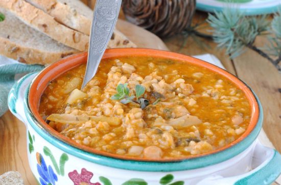 questa immagine rappresenta minestrone dell'artusi veganizzato ricetta di pasticciandoconlafranca