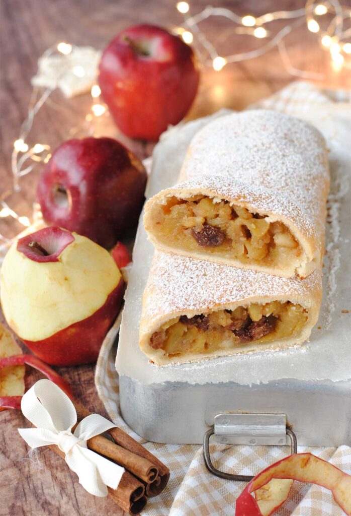 questa immagine rappresenta strudel di mele vegano ricetta di pasticciandoconlafranca