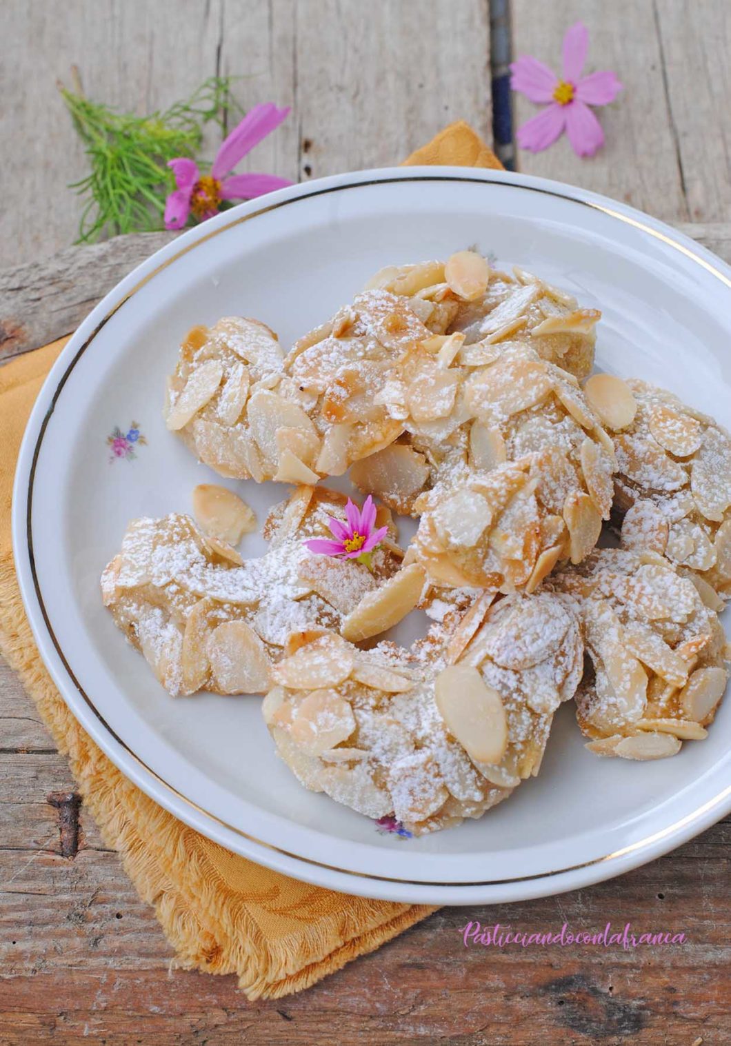 questa immagine rappresenta I chifferi di finale ricetta di pasticciandoconlafranca