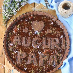 questa immagine rappresenta crostata con cacao e crema di mandorle ricetta di pasticciandoconlafranca