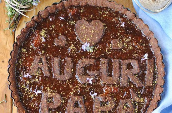 questa immagine rappresenta crostata con cacao e crema di mandorle ricetta di pasticciandoconlafranca