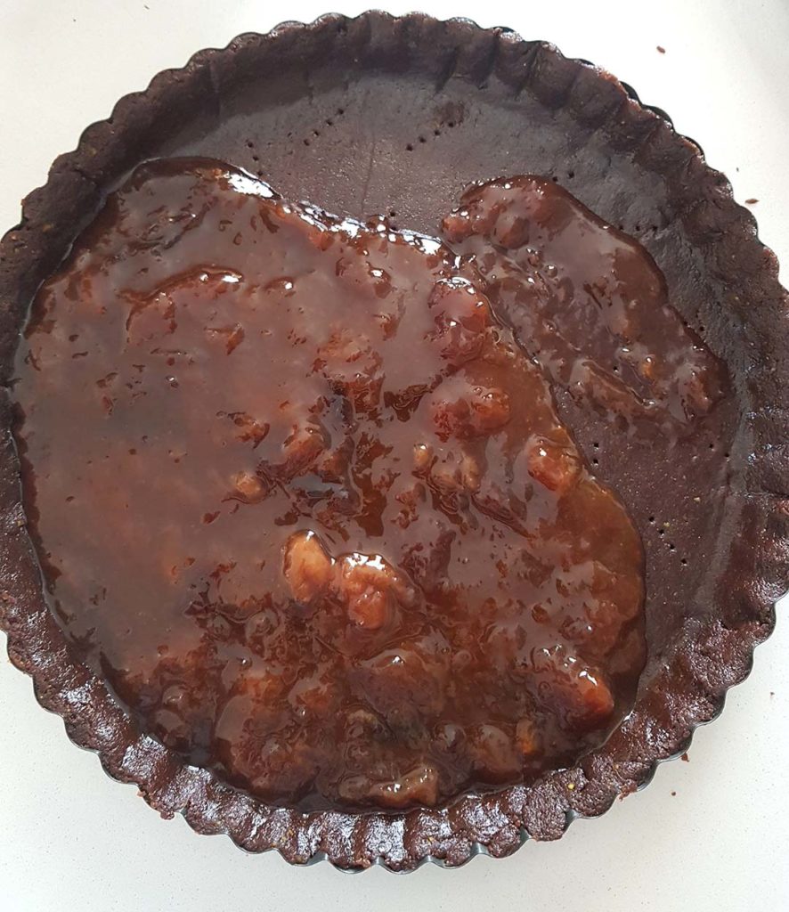 questa immagine rapprresenta crostata con cacao e crema di mandorle ricetta di pasticciandoconlafranca