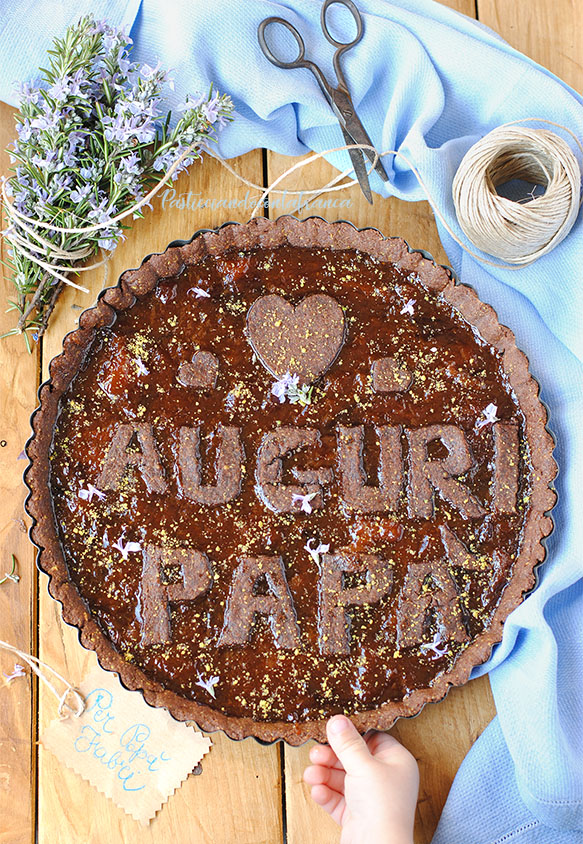 questa immagine rapprresenta crostata con cacao e crema di mandorle ricetta di pasticciandoconlafranca