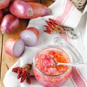 questa immagine rappresenta salsa piccante alle cipolle ricetta di pasticciandoconlafranca