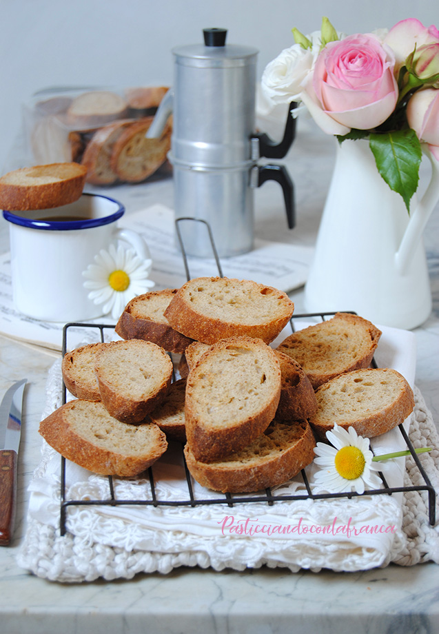 questa immagine rappresenta biscotti lagaccio ricetta originale pasticciandoconlafranca