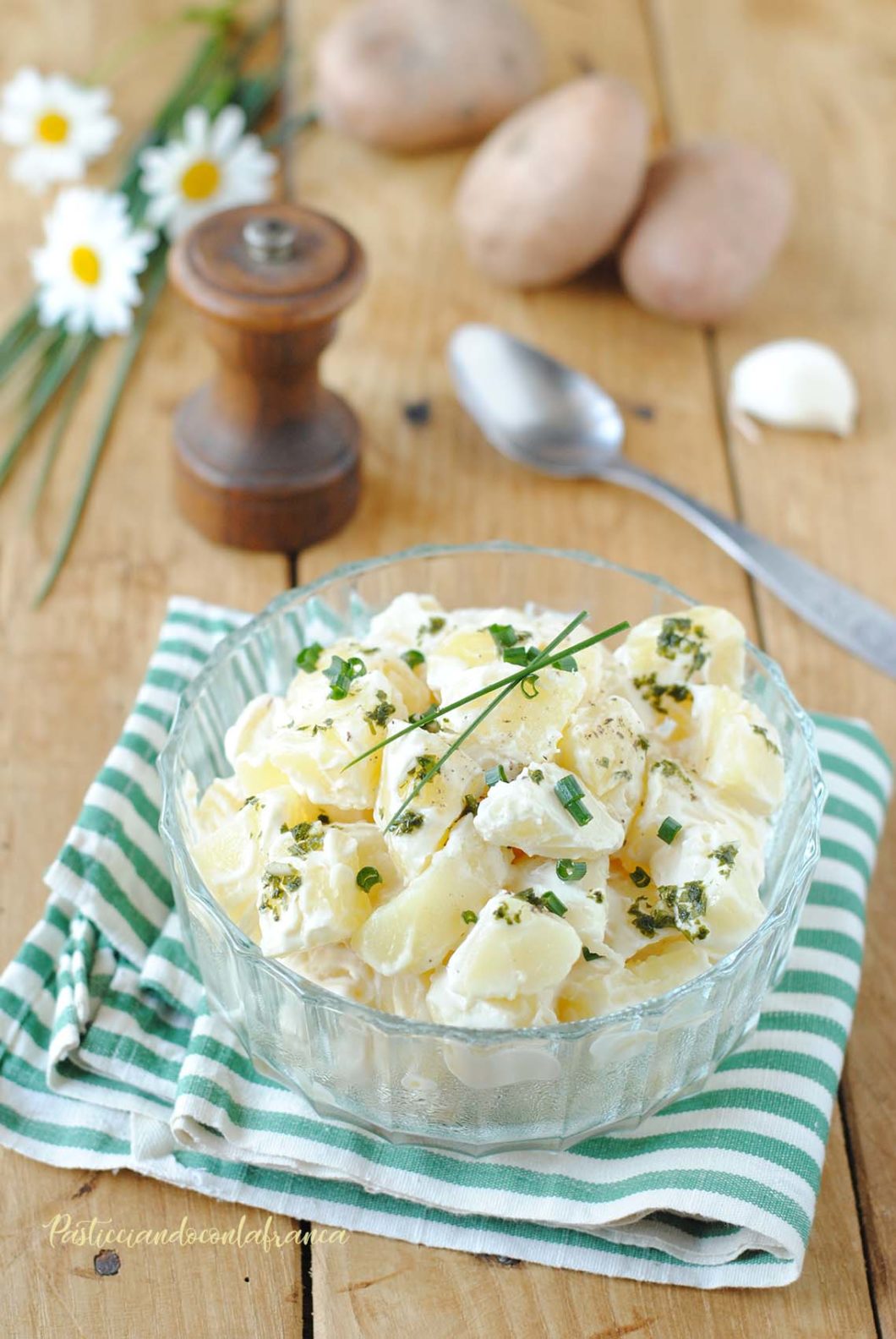 questa immagine rappresenta insalata tiepida di patate ricetta di pasticciandoconlafranca