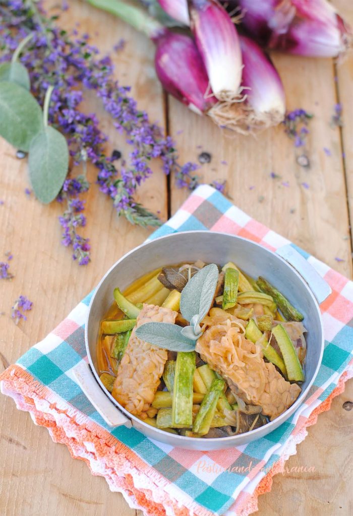 questa immagine rappresenta tempeh e zucchine in carpione ricetta di pasticciandoconlafranca