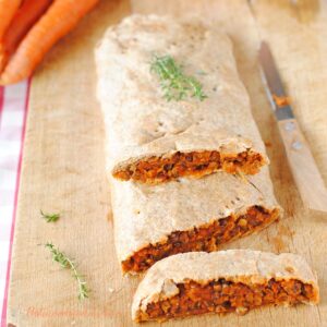 questa immagine rappresenta lo strudel salato alle lenticchie ricetta di pasticciandoconlafranca