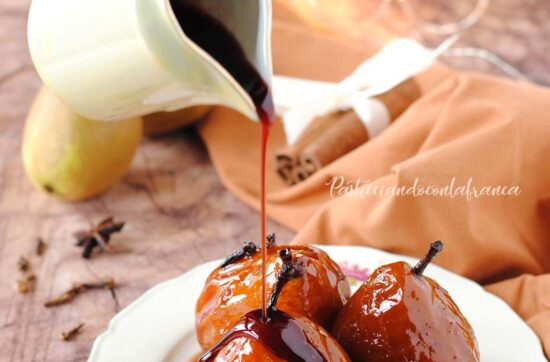 questa immagine rappresenta pere al vino rosso ricetta di pasticciandoconlafranca