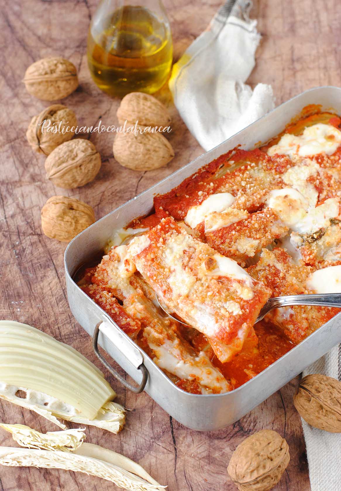 questa immagine rapprsenta la veg parmigiana di cardi ricetta di pasticciandoconlafranca