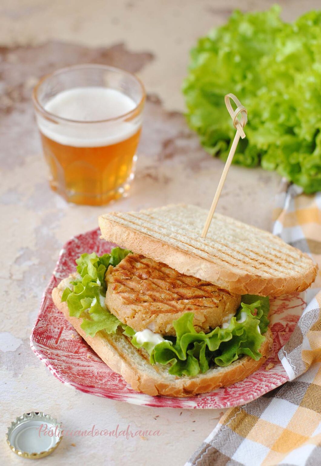 questa immagine rappresenta burger vegetali fatti in casa ricetta di pasticciandoconlafranca