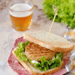 questa immagine rappresenta burger vegetali fatti in casa ricetta di pasticciandoconlafranca