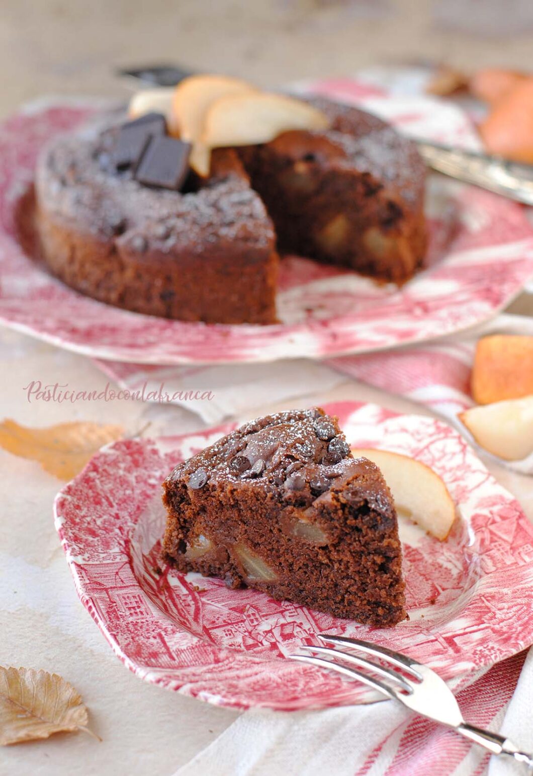 questa immagine rappresenta torta pere e cioccolato vegana ricetta di pasticciandoconlafranca