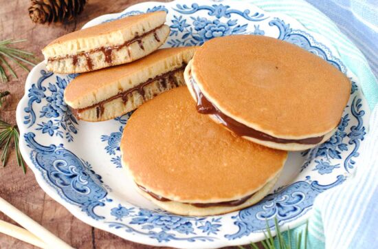 questa immagine rappresenta i dorayaki vegani al cioccolato ricetta di pasticciandoconlafranca