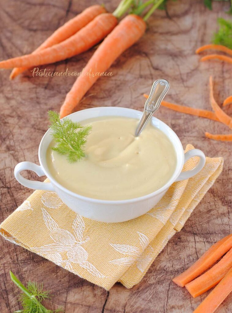 questa immagine rappresenta la maionese vegetale all'acquafaba ricetta di pasticciandoconlafranca