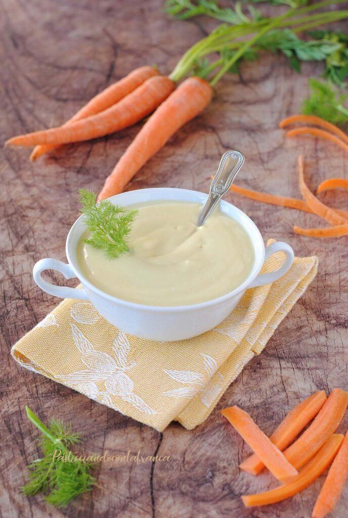 questa immagine rappresenta la maionese vegetale all'acquafaba ricetta di pasticciandoconlafranca