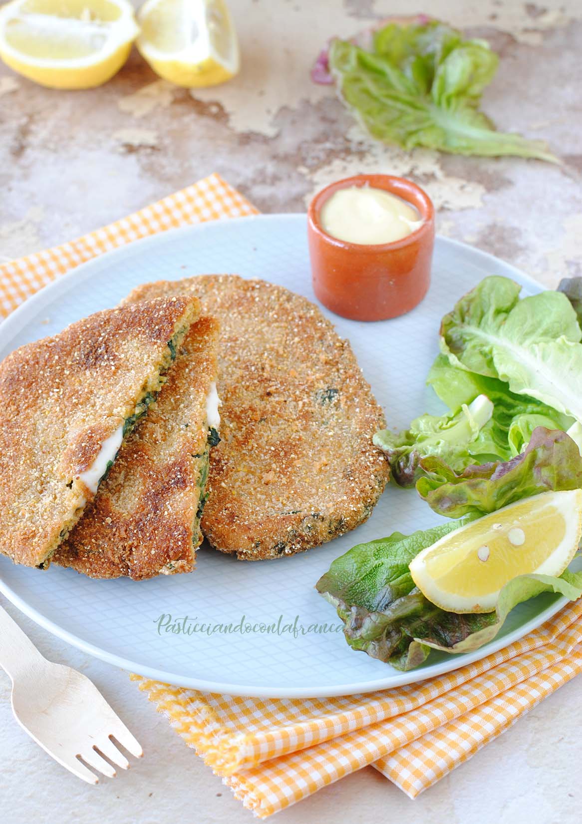 questa immagine rappresenta le spinacine vegane fatte in casa ricetta di pasticciandoconlafranca