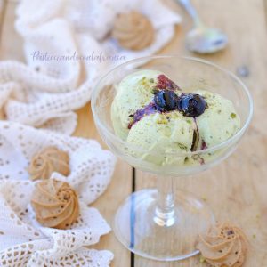 questa immagine rappresenta gelato al pistacchio vegano ricetta di pasticciandoconlafranca