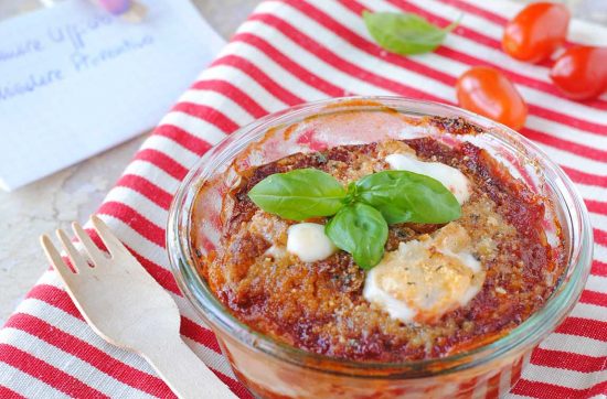 questa immagine rappresenta parmigiana di melanzane senza parmigiano