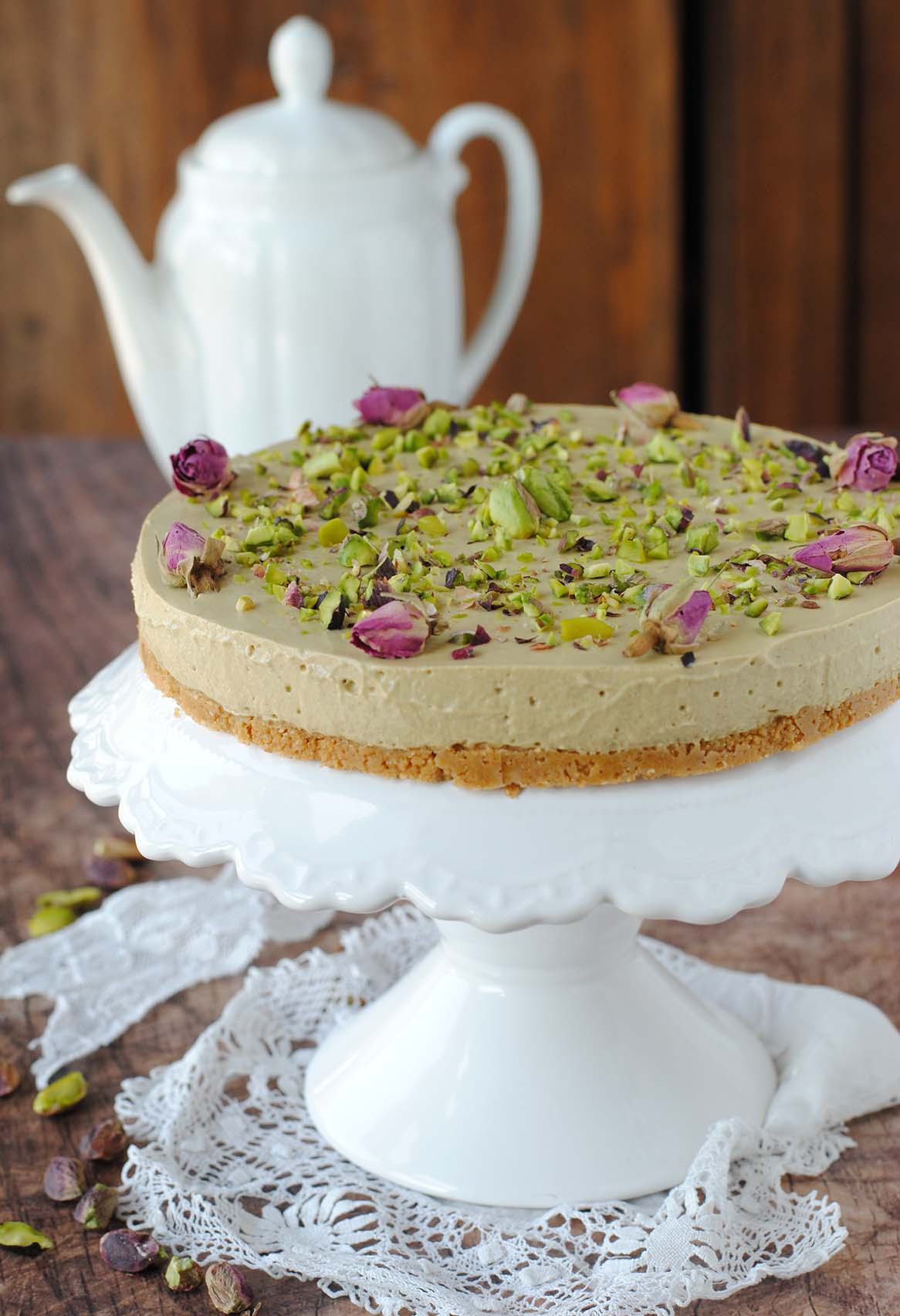 questa immagine rappresenta torta mousse al pistacchio ricetta di pasticciandoconlafranca