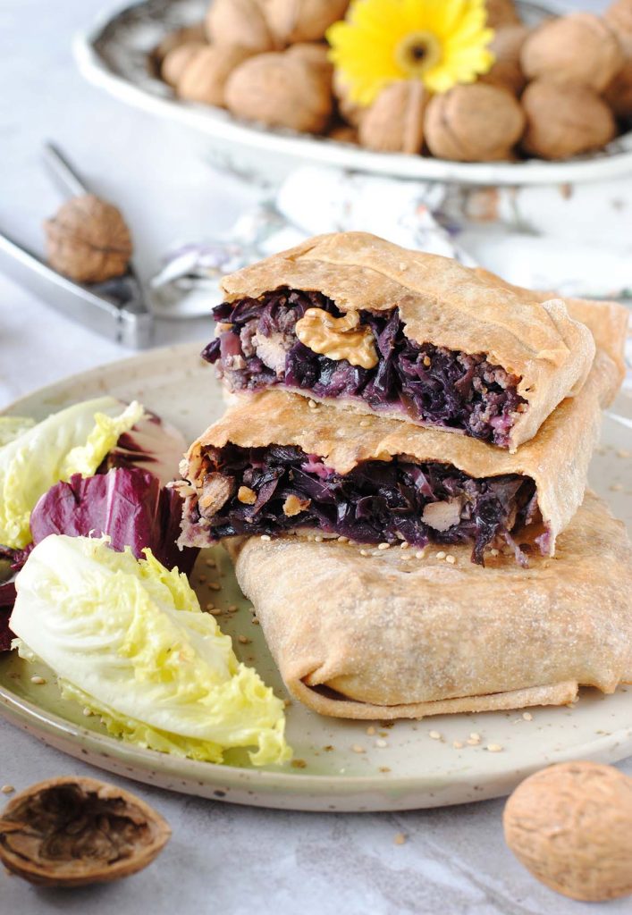 questa immagine rappresenta mini strudel di cavolo viola ricetta di pasticciandoconlafranca